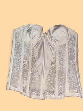 2000s Victoria's Secret White Lace Bustier Top